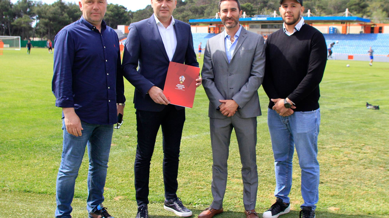 HNK Šibenik i HNS potpisali su suradnju o postavljanju hibridnog travnjaka na stadionu Šubićevac!