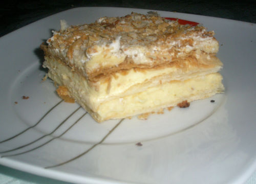 Fantastičan kolač s namazom od lješnjaka i čokolade