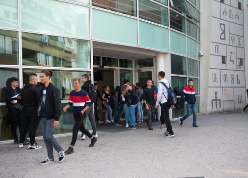 Stožer izdao preporuku ravnateljima srednjih škola: U ponedjeljak i utorak na nastavi samo oni koji moraju biti ispitani