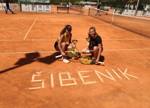 Zagrepčanka Petra Marčinko i Mađarica Natalia Szabanin pobjednice teniskog turnira u Šibeniku