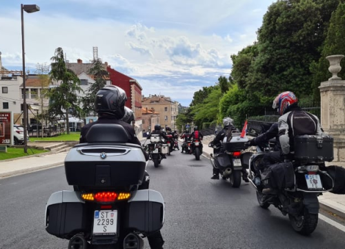 Preko 500 motora protutnjalo Šibenikom: Jadranska magistrala kao stvorena je za bajkere