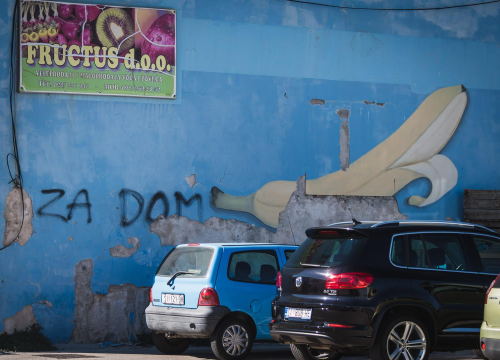 Osuđen Šibenčanin koji je ustaškim simobolima ‘ukrašavao‘ liftove: 'Dijete mi je bolesno, ne radim, gladan sam i frustriran'