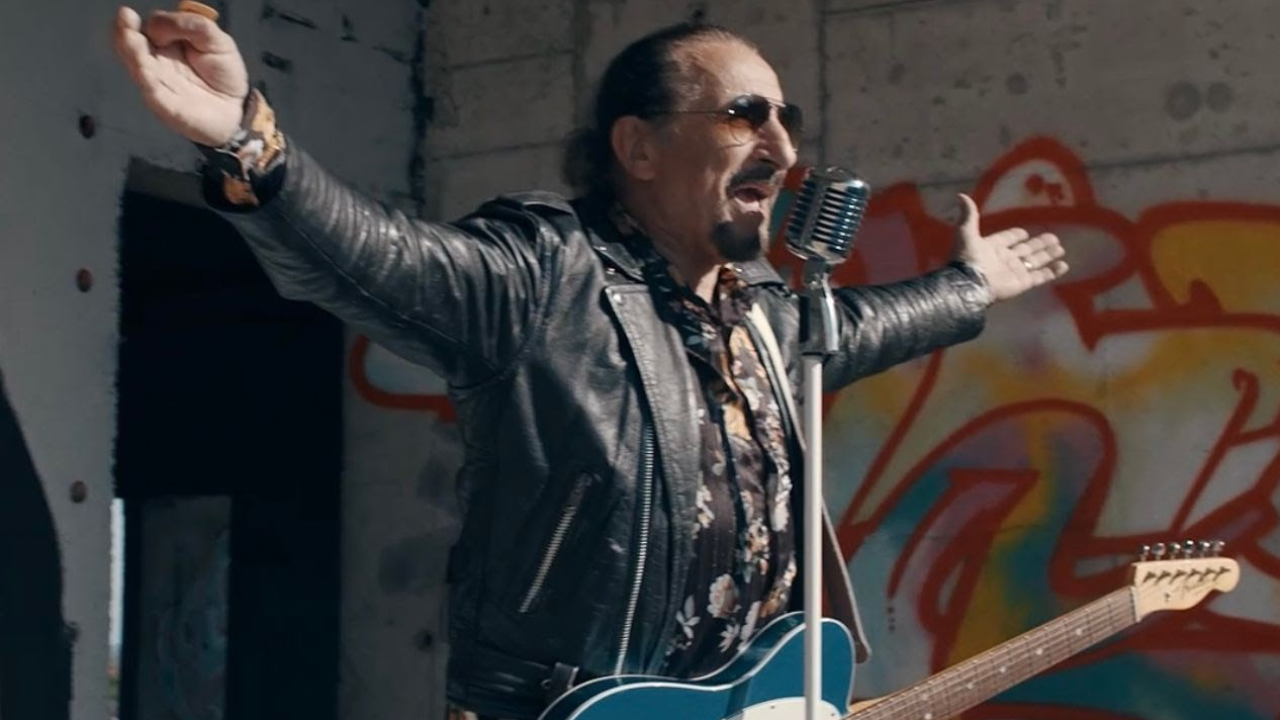 Legendarni Željko Bebek s novim hitom 'Kupit ću nam sat' dolazi na CMC festival