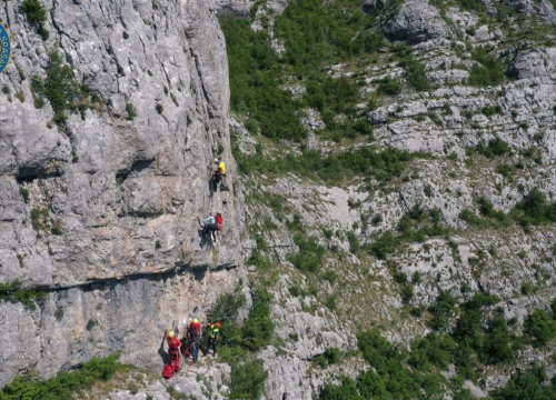 Fotografija 3 - Spašavatelji iz cijele Hrvatske vježbali na strmoj dinarskoj ferati, fotografije su fantastične