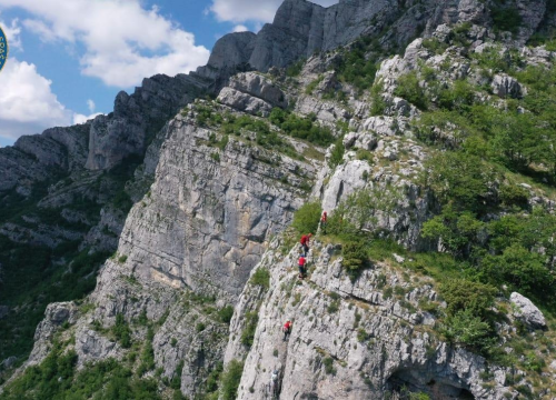 Spašavatelji iz cijele Hrvatske vježbali na strmoj dinarskoj ferati, fotografije su fantastične