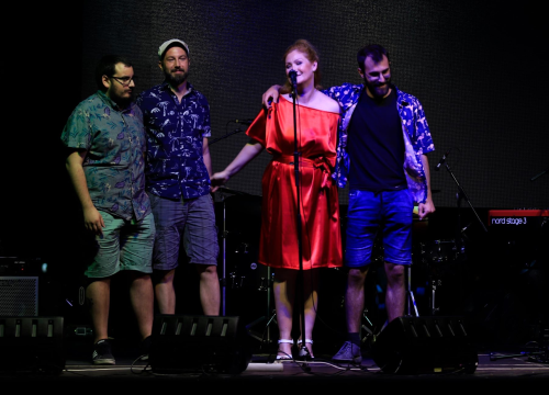 Bloom otvorio sezonu: Šibenski pop dragulj predstavio prvi album