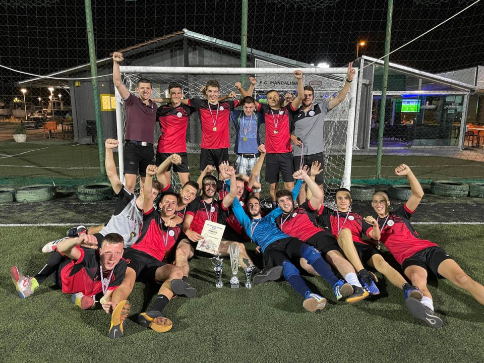 Masters Top tim lige za kadete: Gauni odniieli naslov, Crnici četvrto mjesto