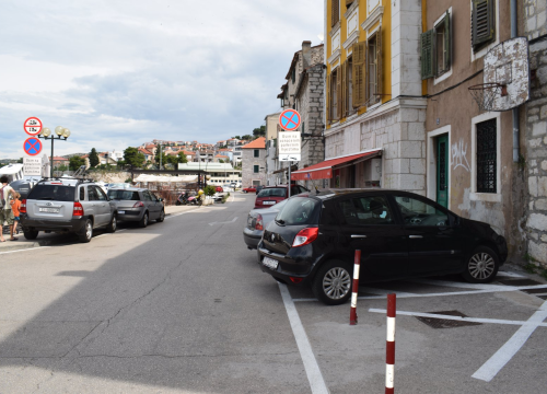 U autu parkiranom na suncu u roku sat vremena temperatura raste i do 50 stupnjeva