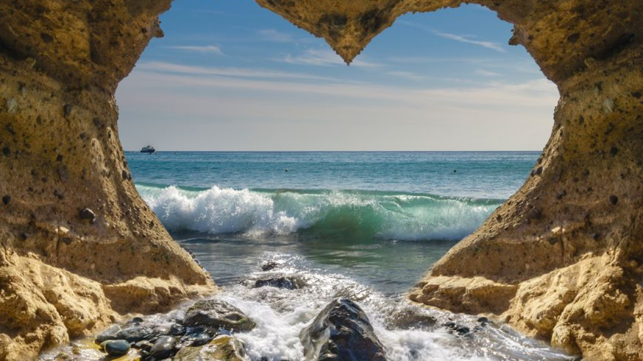 Ljetni horoskop: Što u ljubavi čeka svaki horoskopski znak?