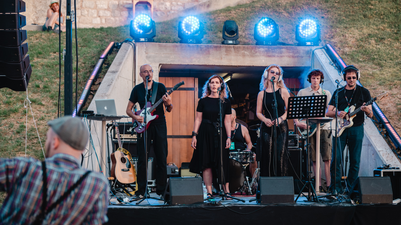 Šibenski bendovi Magul i The Fogsellers rasplesali publiku na drugom danu Let’s Rock festivala na sv. Mihovilu