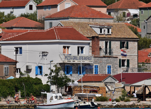 Kaprije teško do zelene grane: 'Ako sutra nađemo nekoga da zalijeva cvijeće, odmah ćemo ga zaposliti'