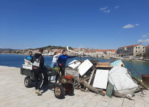 Fotografija 8 - Pričali smo s curama i dečkima iz Šepurine: Od sadnje cvijeća do popravka balotane,  rade sto na sat i odlično ih ide