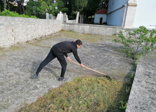 Fotografija 9 - Pričali smo s curama i dečkima iz Šepurine: Od sadnje cvijeća do popravka balotane,  rade sto na sat i odlično ih ide