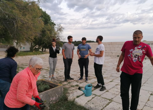 Fotografija 14 - Pričali smo s curama i dečkima iz Šepurine: Od sadnje cvijeća do popravka balotane,  rade sto na sat i odlično ih ide