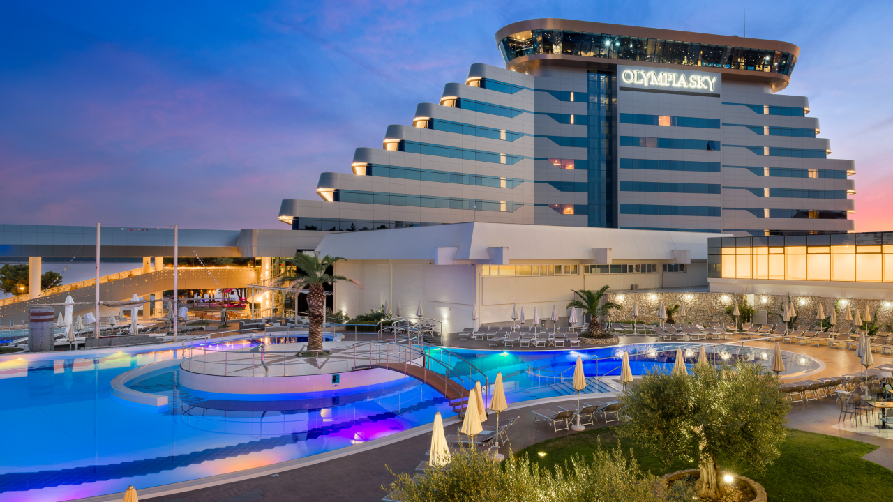 Poznati hotel Olympia Sky danas slavi četvrti rođendan!