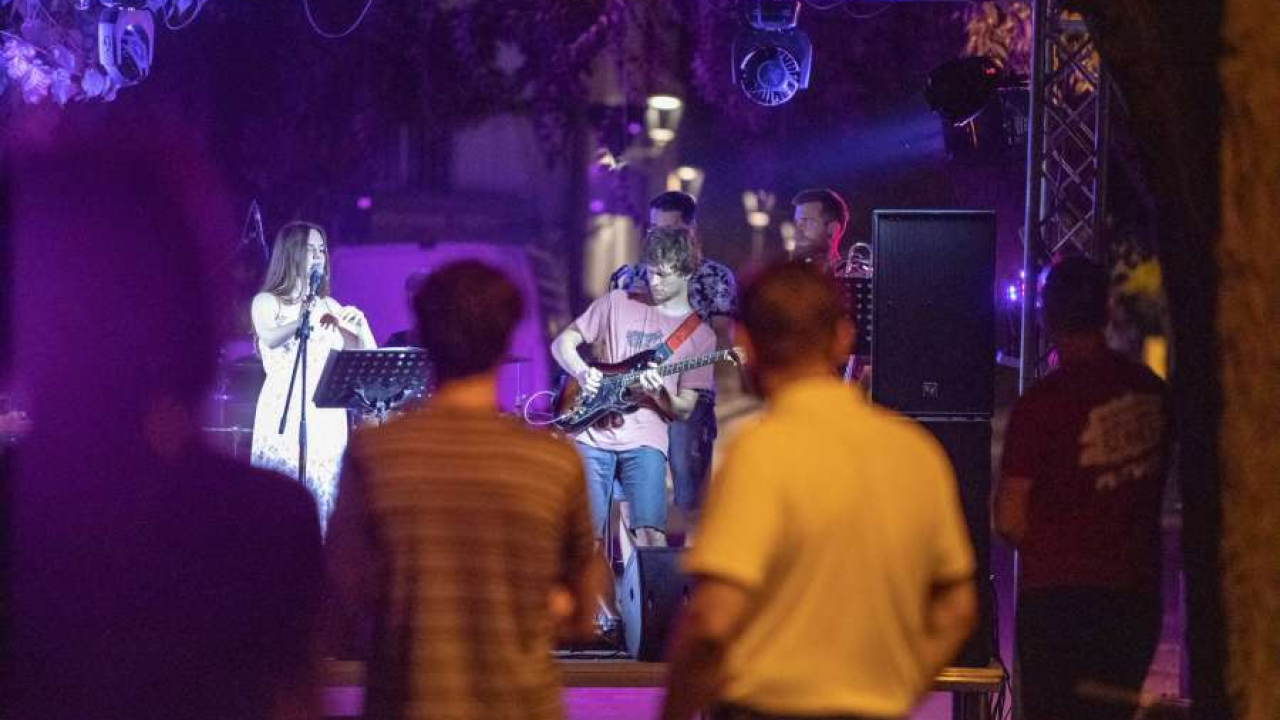 Vodički Đardin je IN i ovog ljeta: Koncerti, filmovi, predstave, komedija, sve pod vedrim nebom