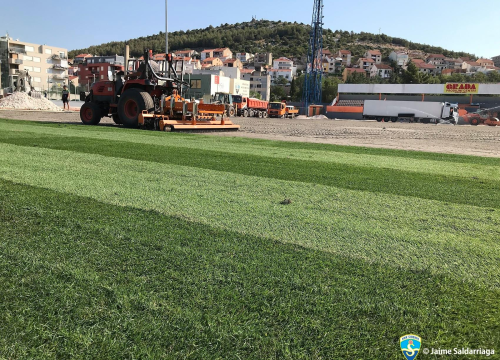 Hibridni travnjak postavlja se na Šubićevcu: Sve bi trebalo biti gotovo do 10. kolovoza