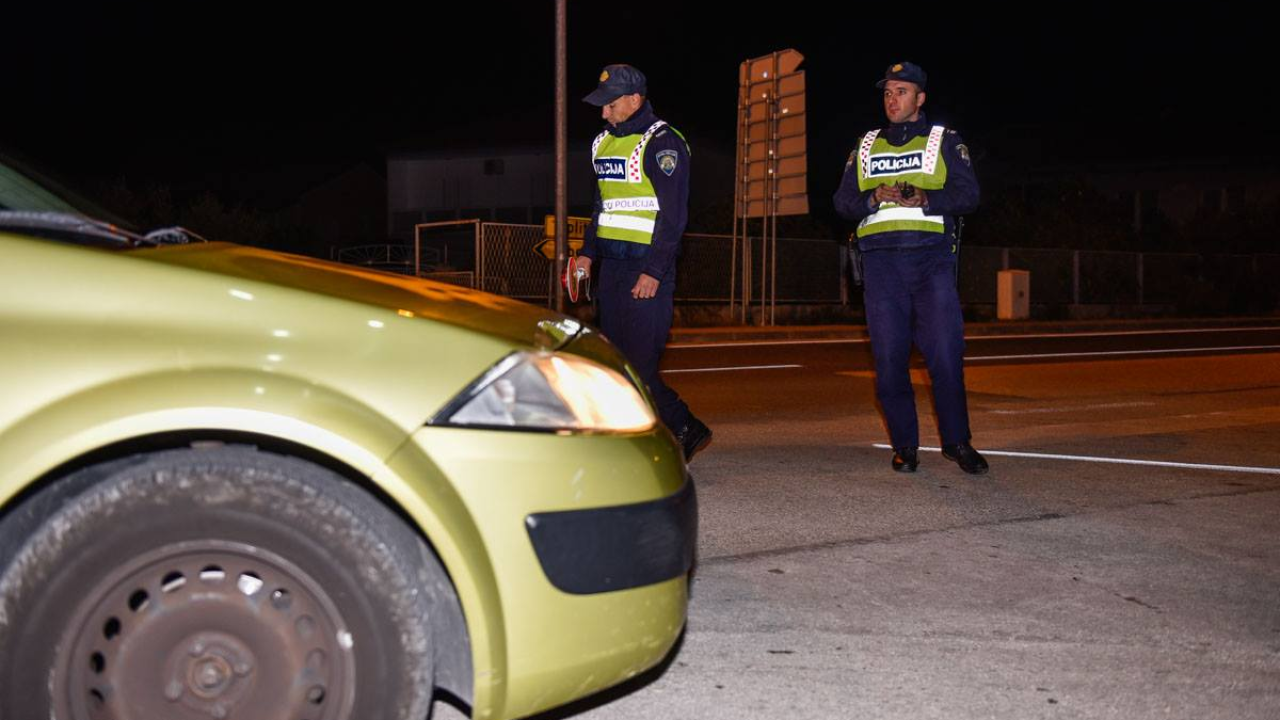 Oštetio automobil u Brodarici: Policija traga za počiniteljem