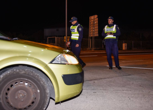 Oštetio automobil u Brodarici: Policija traga za počiniteljem