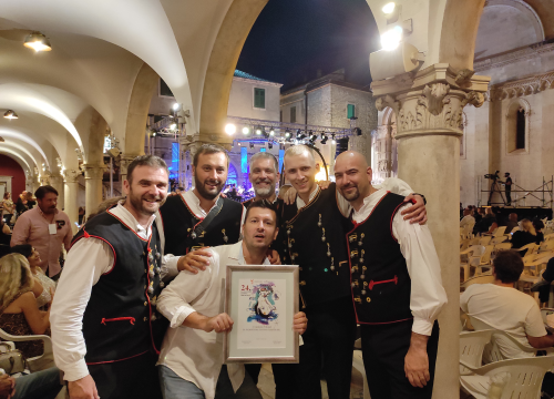 Branimir Bubica s klapom Sebenico u Lisinskom slavi 20 godina karijere: Poslušajte novu pjesmu sa Šansone