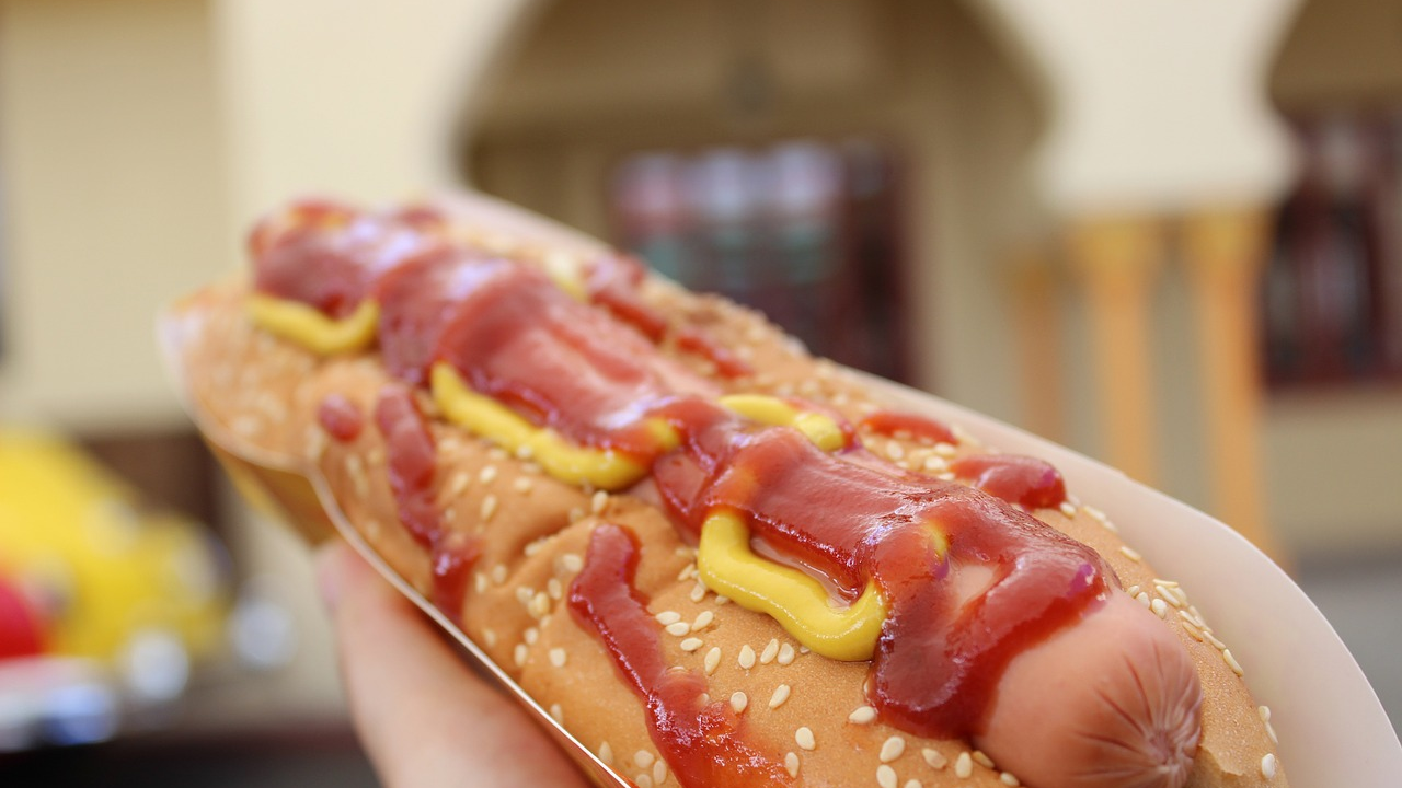 Jedete hrenovke? Izgleda da vam jedan hot dog skraćuje život za 36 minuta