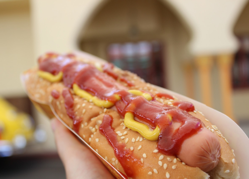 Jedete hrenovke? Izgleda da vam jedan hot dog skraćuje život za 36 minuta