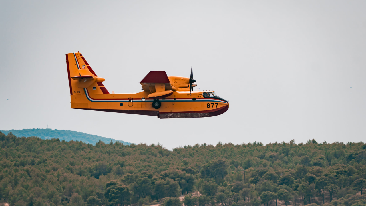Uz pomoć zračnih snaga lokaliziran požar kod Čavoglava