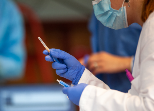 Što se događa u tijelu nakon cijepljenja protiv covida-19?