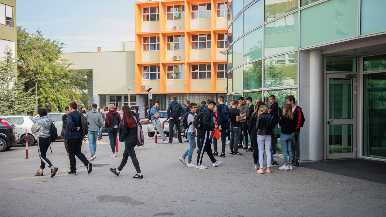 Pomoćnike u nastavi ove godine imat će 46 učenika u 16 škola: Županija osigurala dva milijuna kuna