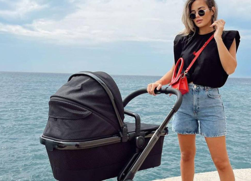 Adriana Ćaleta Car objavila prvu fotografiju iz šetnje sa sinom: 'Pa ženo, k'o da nisi rodila...'