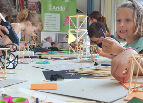 Upišite svoje dijete u školu Arkki i priuštite im najinovativniji program edukacije u Europi!