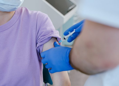 Simptomi zaraženih koji su cijepljeni i necijepljenih nisu isti, ovo su razlike