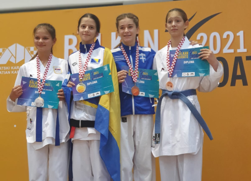 Fotografija 3 - Uspjeh članice Karate kluba Šibenik 1066: Bronca zlatnog sjaja za Maru Mileta na Prvenstvu Balkana