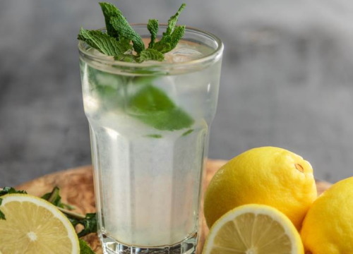 Limunada možda i nije idealan napitak u borbi protiv prehlade i gripe?