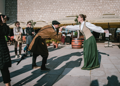 Fotografija 4 - Od brudetože, priko buklije do dišpetože: Šibenski vodiči odličnom turom do suza nasmijali sugrađane