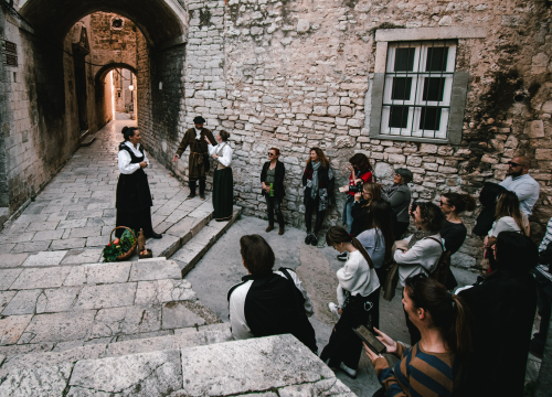 Fotografija 19 - Od brudetože, priko buklije do dišpetože: Šibenski vodiči odličnom turom do suza nasmijali sugrađane