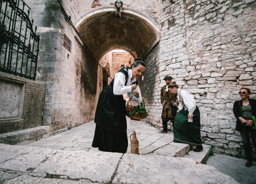 Fotografija 20 - Od brudetože, priko buklije do dišpetože: Šibenski vodiči odličnom turom do suza nasmijali sugrađane
