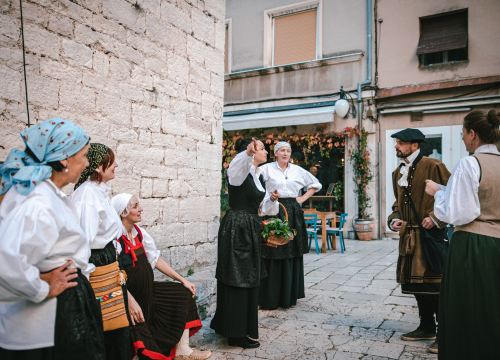 Fotografija 31 - Od brudetože, priko buklije do dišpetože: Šibenski vodiči odličnom turom do suza nasmijali sugrađane