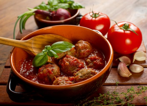 Ćufte od mesa i riže u umaku od rajčice taman za nedjeljni ručak