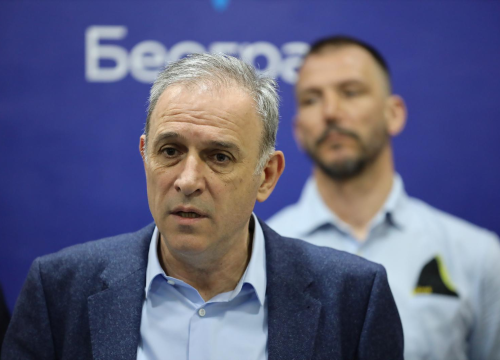 Rođen kod Knina, oženjen Hrvaticom, zaljubljen u Zagreb: Hoće li Zdravko Ponoš pobijediti Vučića na izborima u Srbiji?