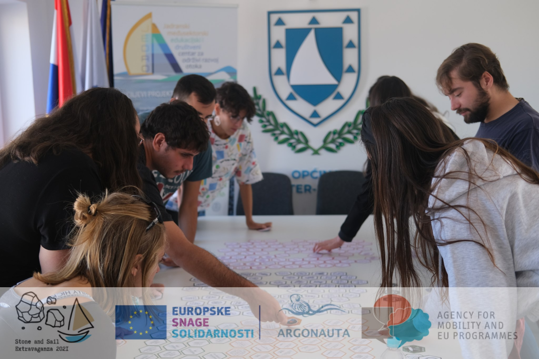 Mladi iz europskih zemalja mjesec dana radili na Murteru: Iza njih ostale nove pješačke staze i prebojane klupe