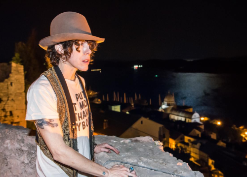 Svratite do Arsena na zanimljivu raspravu o glazbi: Trap cajke, tiktok, rock n roll i koncerti u Šibeniku