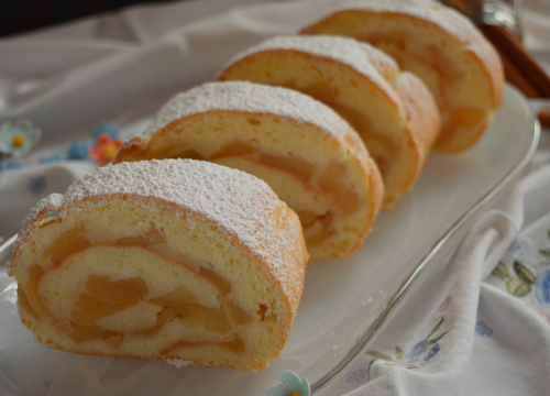 Rolada s jabukama: Najlakši recept za fini kolač kojem nećete moći reći ne