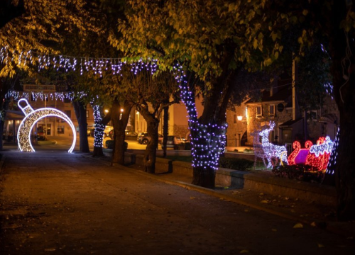 Vodice krenule s božićnim ukrašavanjem, ove godine bit će ukrašene ulice koje do sada nisu bile