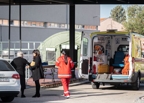U županiji na 197 testiranih, 62 pozitivnih: U šibenskoj bolnici preminuo muškarac