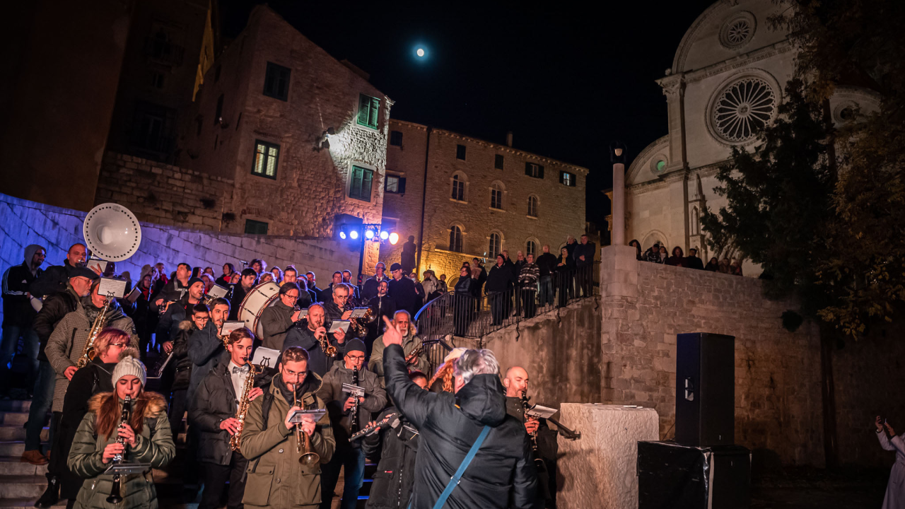 Proslavljena Proslava: 'Božić je tolika radost da žurimo proslaviti ga osam dana unaprijed'