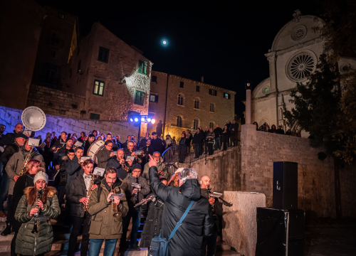 Proslavljena Proslava: 'Božić je tolika radost da žurimo proslaviti ga osam dana unaprijed'