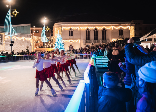 Ledeni spektakl na Vitićevom moru: Zagrebačke pahuljice očarale Adventuriste u Šibeniku