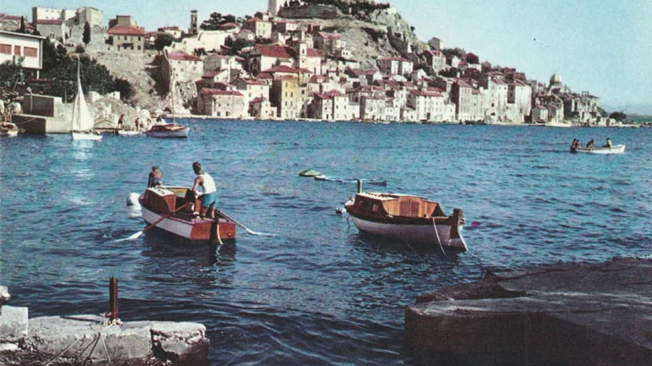 Šibenski leksikon: Drito i rovešo izdricati drece pa pravo u Dolac