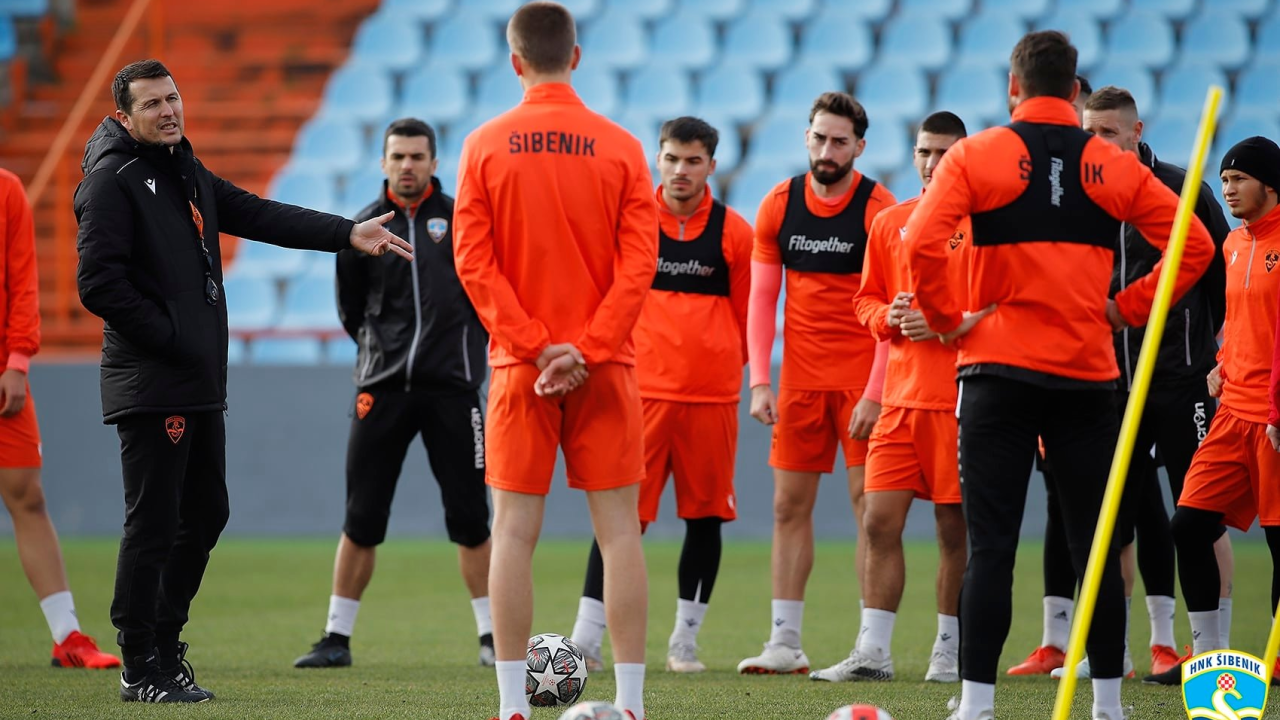 Nogometaši Šibenika otputovali u Medulin: Na popisu 26 igrača, među njima i Marin Jakoliš